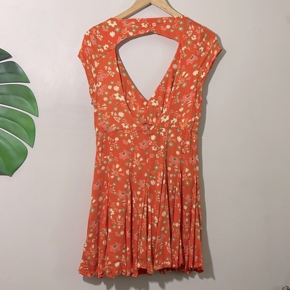 Free People It Takes Two Floral Print V-Neck Open Back Dress in Peach Combo Sz M - Picture 10 of 16